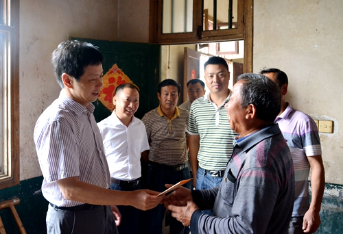 徐勇慰问老党员姚铁军DSC_0015_副本.jpg