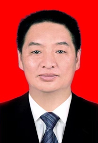 3何一波.jpg